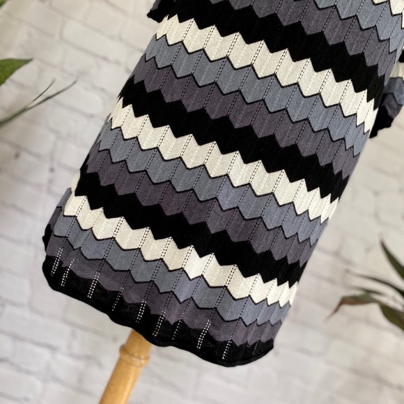 Danny and Nicole Knit Dress - Picture 4 of 8